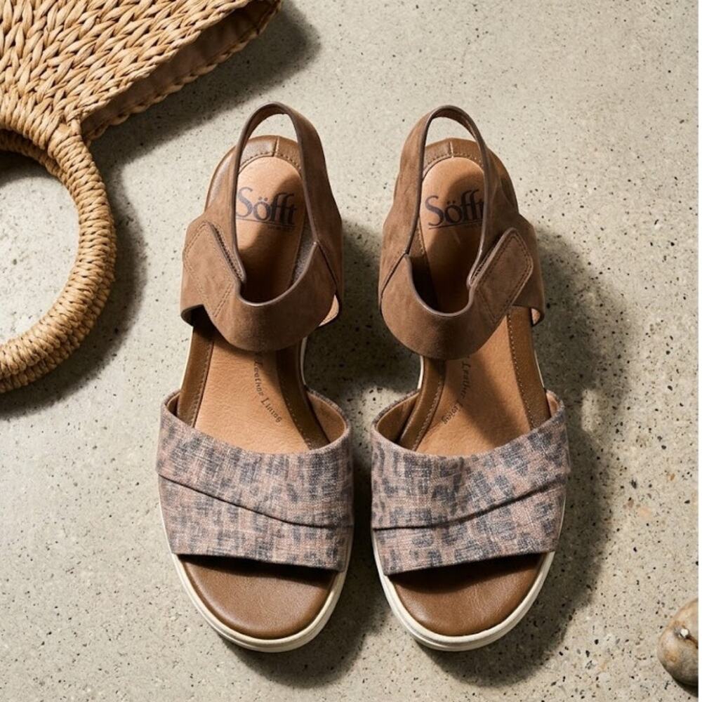 Sofft Womens 10M Leather Wedge Sandals Leopard Animal Print Ankle Strap Comfort